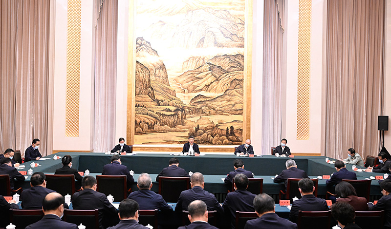 5月17日上午，中共中央總書記、國家主席、中央軍委主席習近平在陜西西安主持中國－中亞峰會前夕，專門聽取陜西省委和省政府工作匯報，發(fā)表了重要講話。
